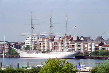 FR20050213_008_WHV