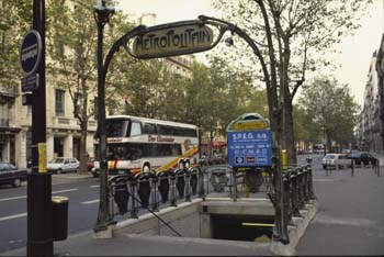 FR20050213_024_PARIS