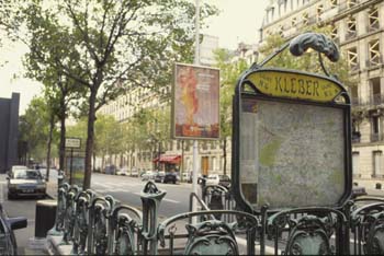 FR20050213_025_PARIS